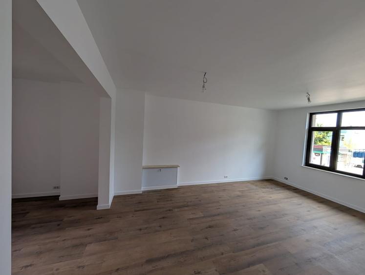 Apartament cu 5 camere decomandat în Floreasca