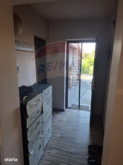 Casa / Vila cu 4 camere de vanzare - 4