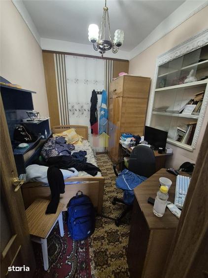 Apartament cu 4 camere în Școlilor