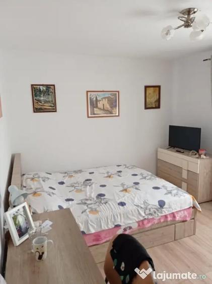 Casă cu 4 camere în Criș