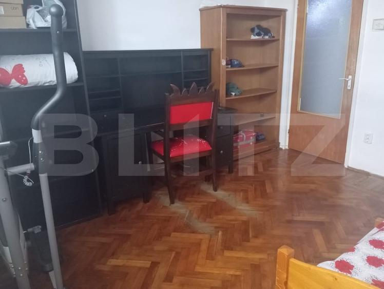 Apartament cu 4 camere decomandat, mobilat în Sud