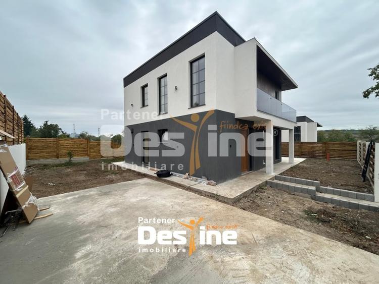 Casă individuală cu 5 camere cu Teren 360 Mp în Rediu
