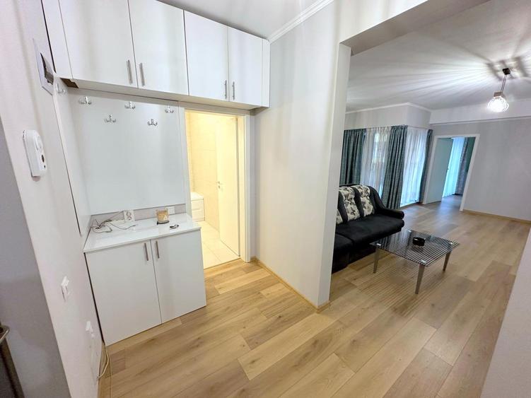 Apartament cu 2 camere semidecomandat, mobilat în Central