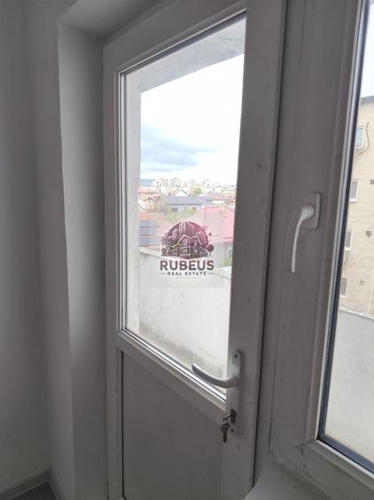 Apartament cu 4 camere decomandat în Autogară