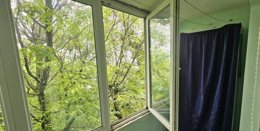 Apartament cu 3 camere decomandat, mobilat în Brâncoveanu
