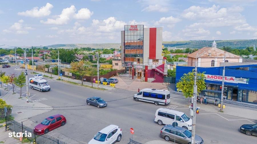 Spațiu comercial, de 1,855 mp, în Central