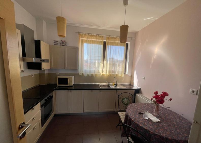 Apartament cu 3 camere decomandat, mobilat în Kiseleff