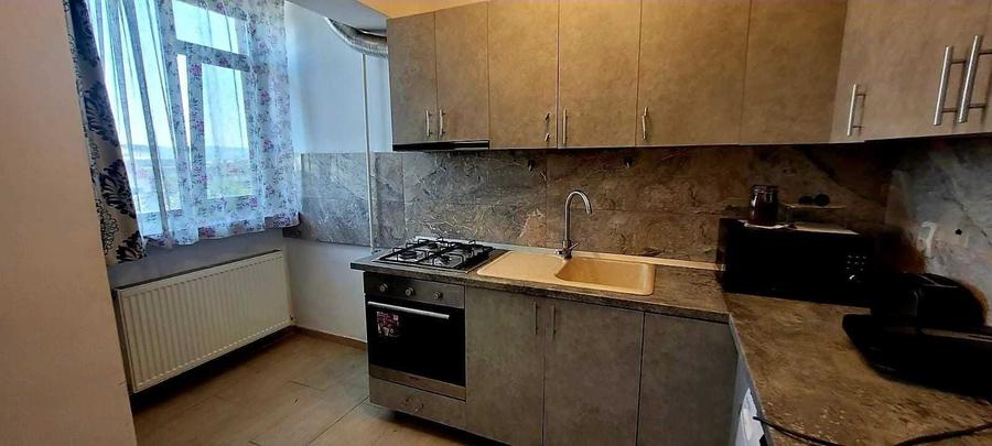 Garsonieră decomandată în Valea Adâncă