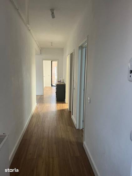Apartament cu 3 camere în Florilor