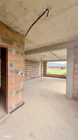 Casă cu 4 camere cu Teren 265 Mp în Bujoreni