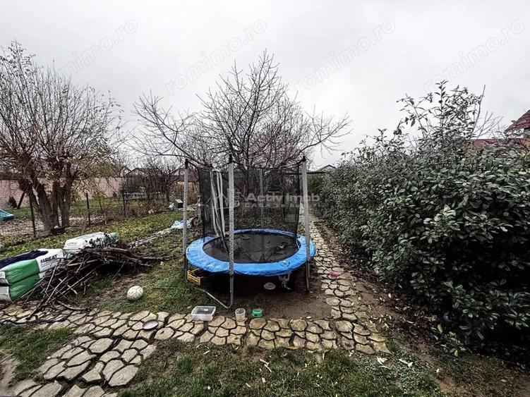 Casă cu 3 camere cu Teren 249 Mp în Biharia