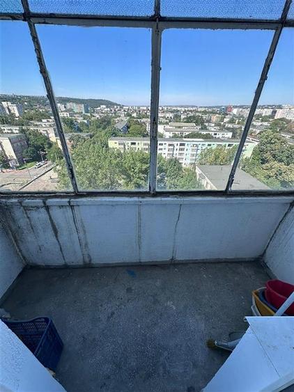 Apartament cu 2 camere decomandat în Podu Roș