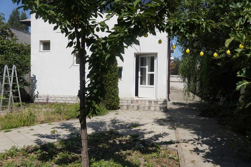 Casă individuală cu 7 camere cu Canalizare în Grozăvești