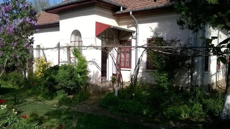 Casă cu 4 camere în Giubega