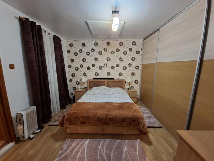 Casă cu 2 camere decomandat cu Teren 70 Mp în Casa de Cultură