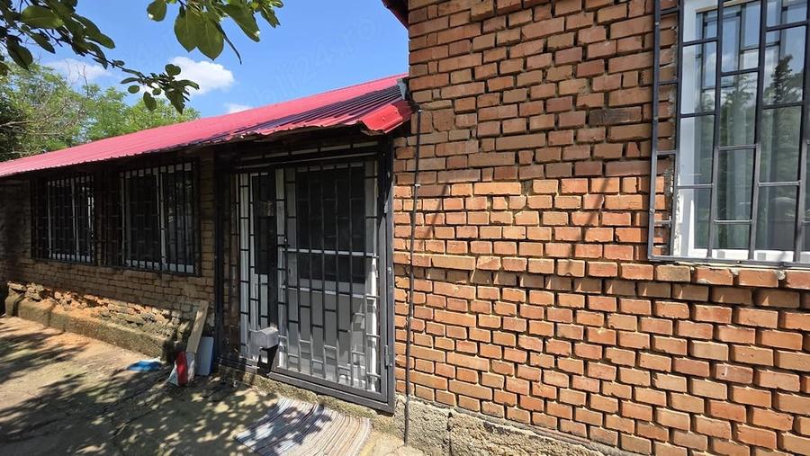 Casă cu 3 camere cu Teren 1900 Mp în Radovanu