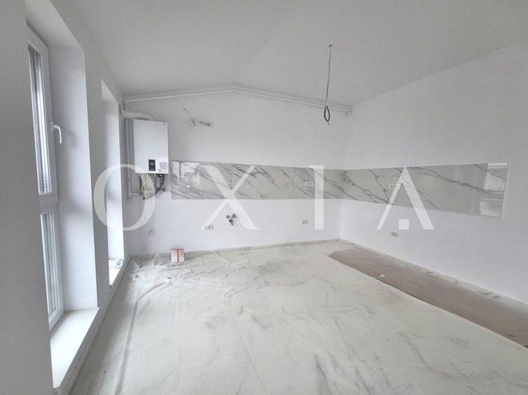 Apartament cu 3 camere semidecomandat în Giroc