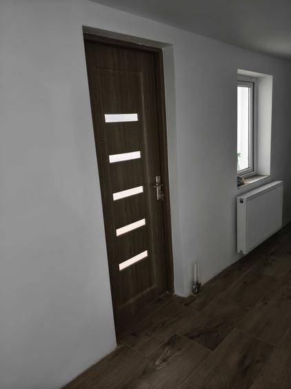 Casă cu 4 camere în Corbu