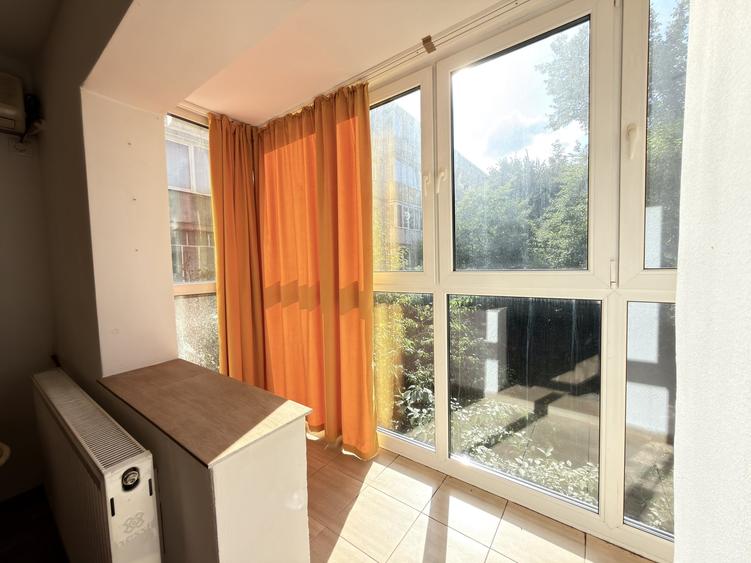 Apartament cu 2 camere nedecomandat, mobilat în Soarelui