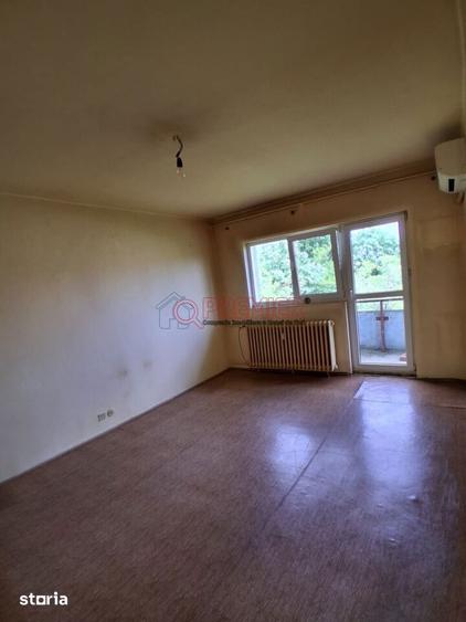 Apartament cu 3 camere semidecomandat în Berceni — fotografia 2