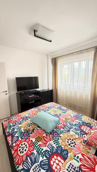 Apartament cu 3 camere semidecomandat în Ultracentral