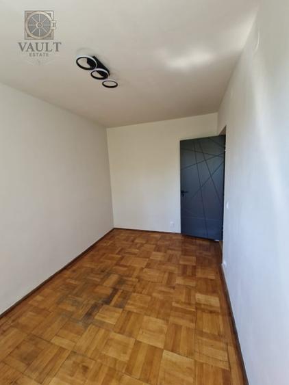Apartament cu 3 camere semidecomandat în 1 Decembrie 1918