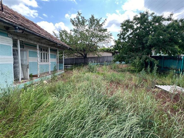 Casă cu 3 camere cu Teren 2600 Mp în Gorban