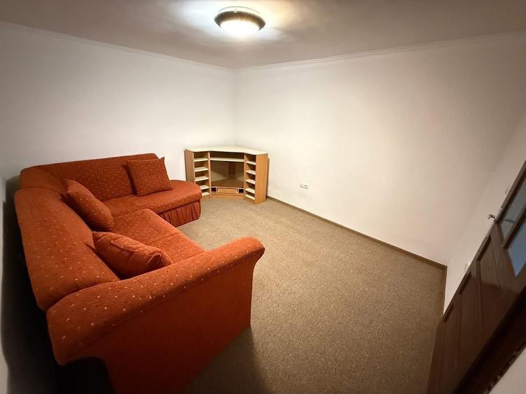 Casă cu 3 camere cu Teren 3300 Mp în Central