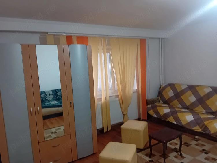 Garsonieră decomandată în Trivale