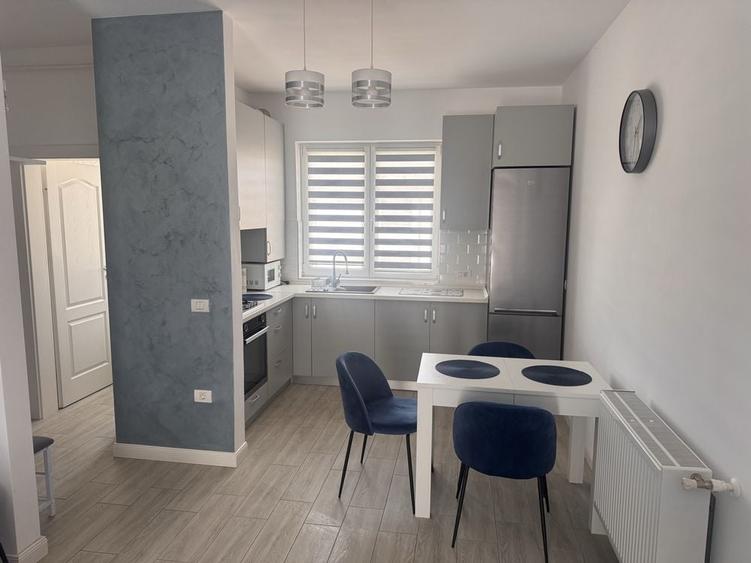 Apartament cu 3 camere decomandat în Dumbrăvița