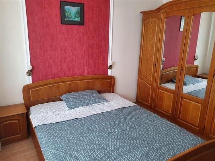 Apartament cu 3 camere decomandat, mobilat în Dristor