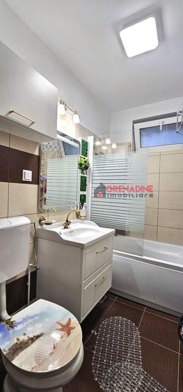 Apartament cu 3 camere decomandat, mobilat în Centrul Civic
