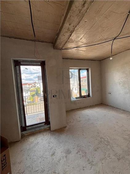 Duplex cu 5 camere cu Canalizare în Moșnița Nouă