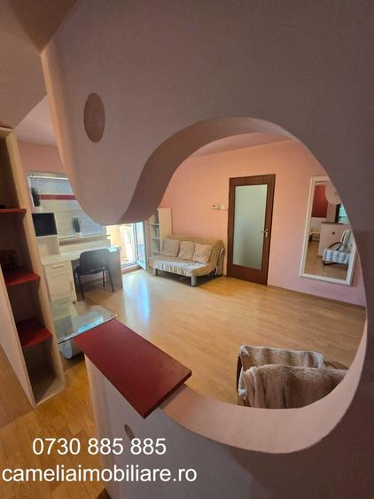 Apartament cu 4 camere semidecomandat în Gorjului