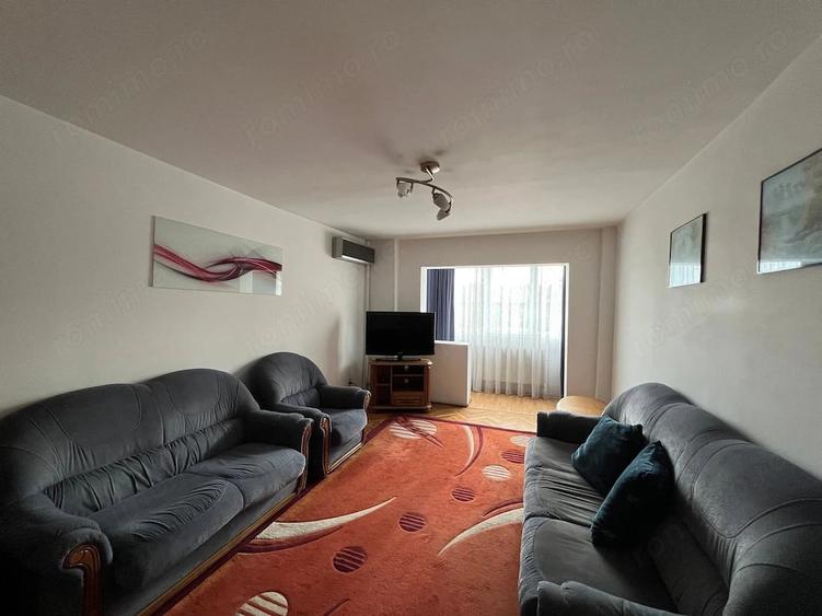 Apartament cu 3 camere decomandat în Torontalului