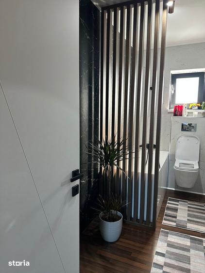 Casă cu 4 camere cu Teren 500 Mp în Țițești
