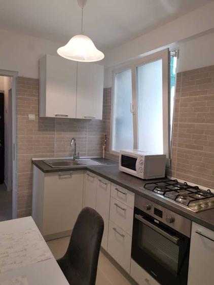 Apartament cu 2 camere decomandat în Eroii Revoluției