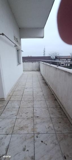 Casă cu 7 camere cu Teren 400 Mp în Dobroești