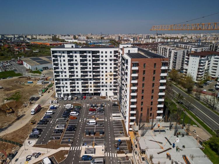Apartament cu 2 camere semidecomandat în Metalurgiei