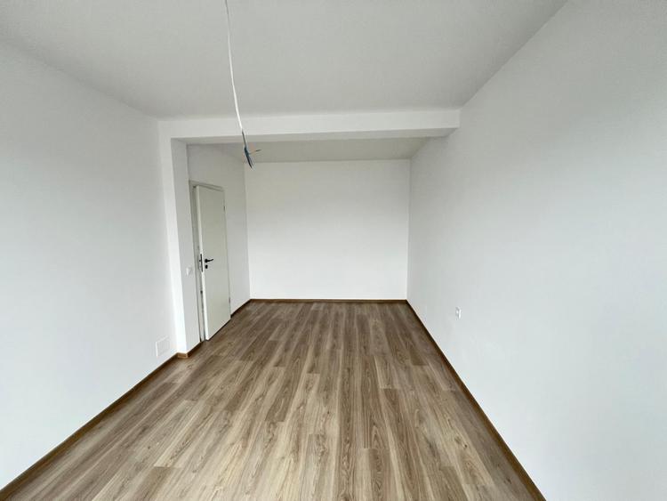 Duplex cu 4 camere cu Canalizare în Sânpetru