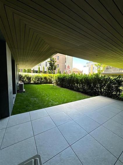 Apartament cu 4 camere semidecomandat, mobilat în Iancu Nicolae