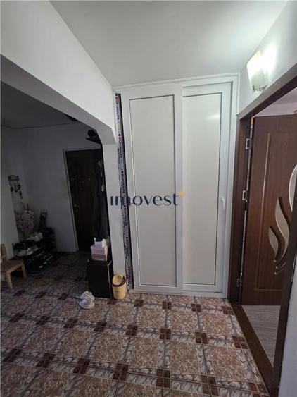 Apartament cu 3 camere decomandat în Micro 16
