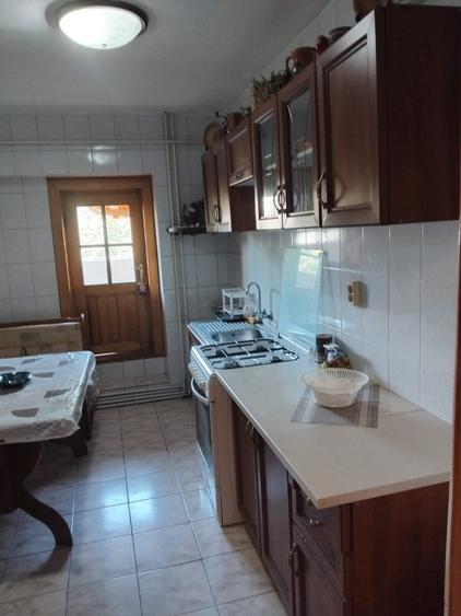 Apartament cu 3 camere decomandat în Canta