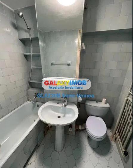 Apartament cu 4 camere decomandat în Berceni
