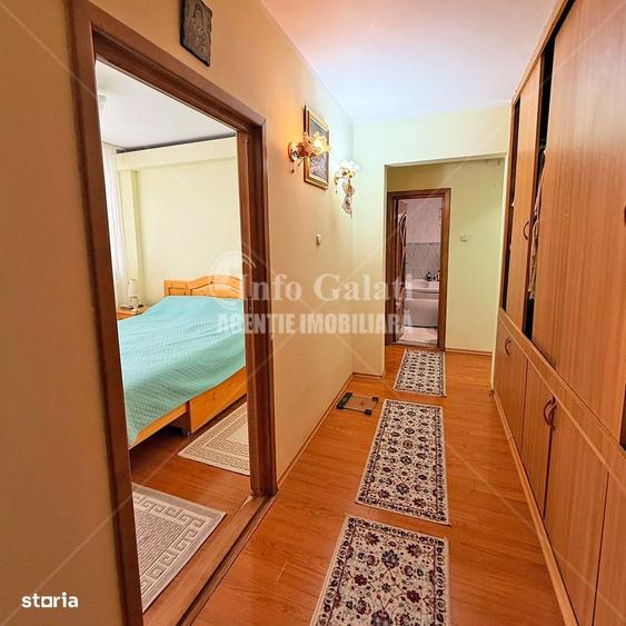 Apartament cu 4 camere în Micro 16