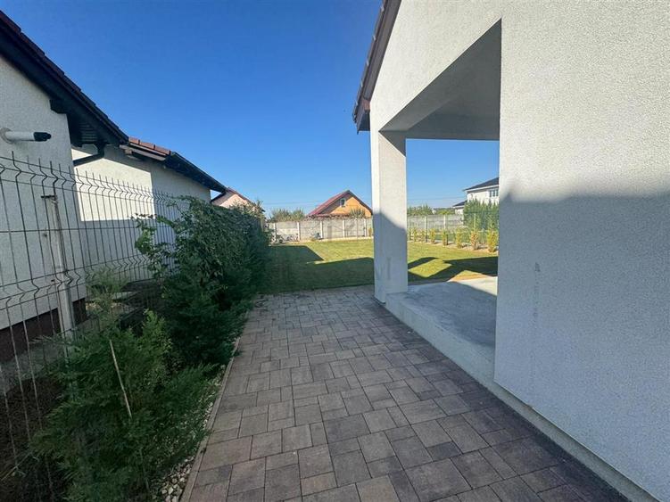 Duplex cu 5 camere cu Teren 340 Mp în Moșnița Nouă