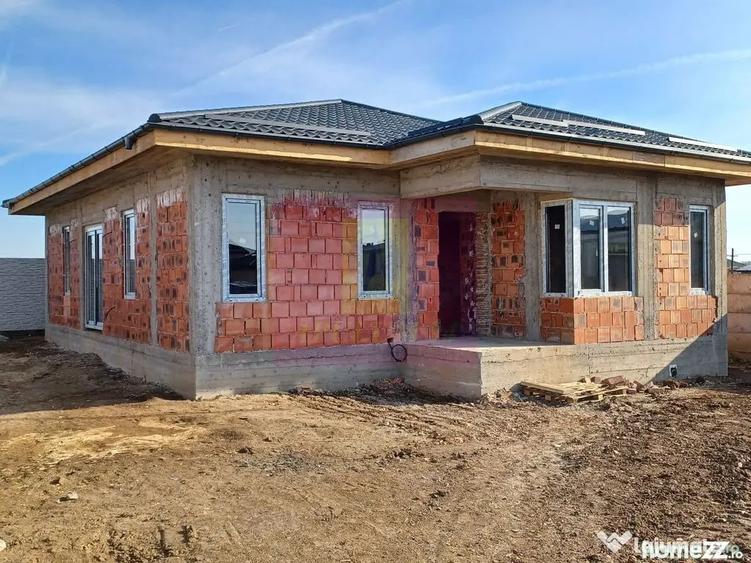 Casă cu 4 camere cu Teren 430 Mp în Dragomirești-Vale