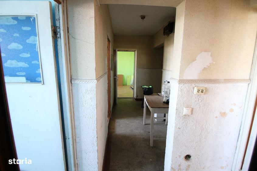 Apartament cu 3 camere decomandat în Micro 20