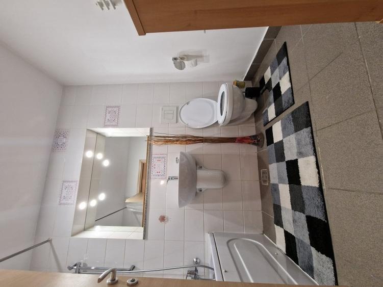 Apartament cu 2 camere decomandat, mobilat în P-ța Alba Iulia