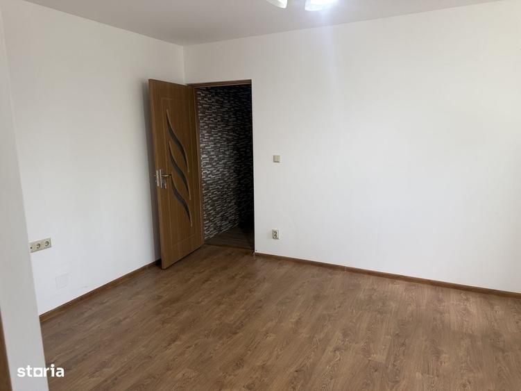 Apartament cu 2 camere în Micro 15